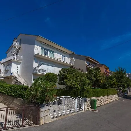 Apartment In Crikvenica 5237 Апартаменты